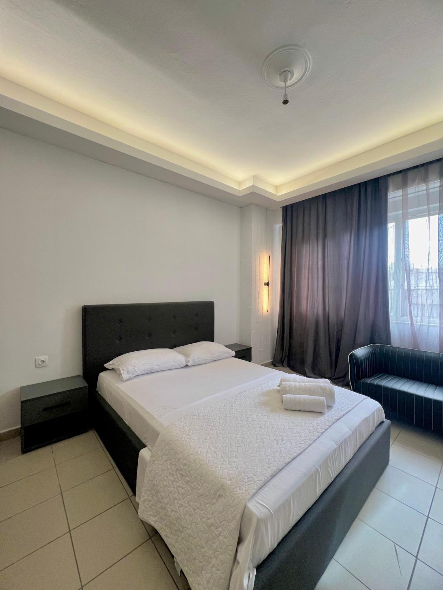 Central Apartment 6 Larissa Esterno foto